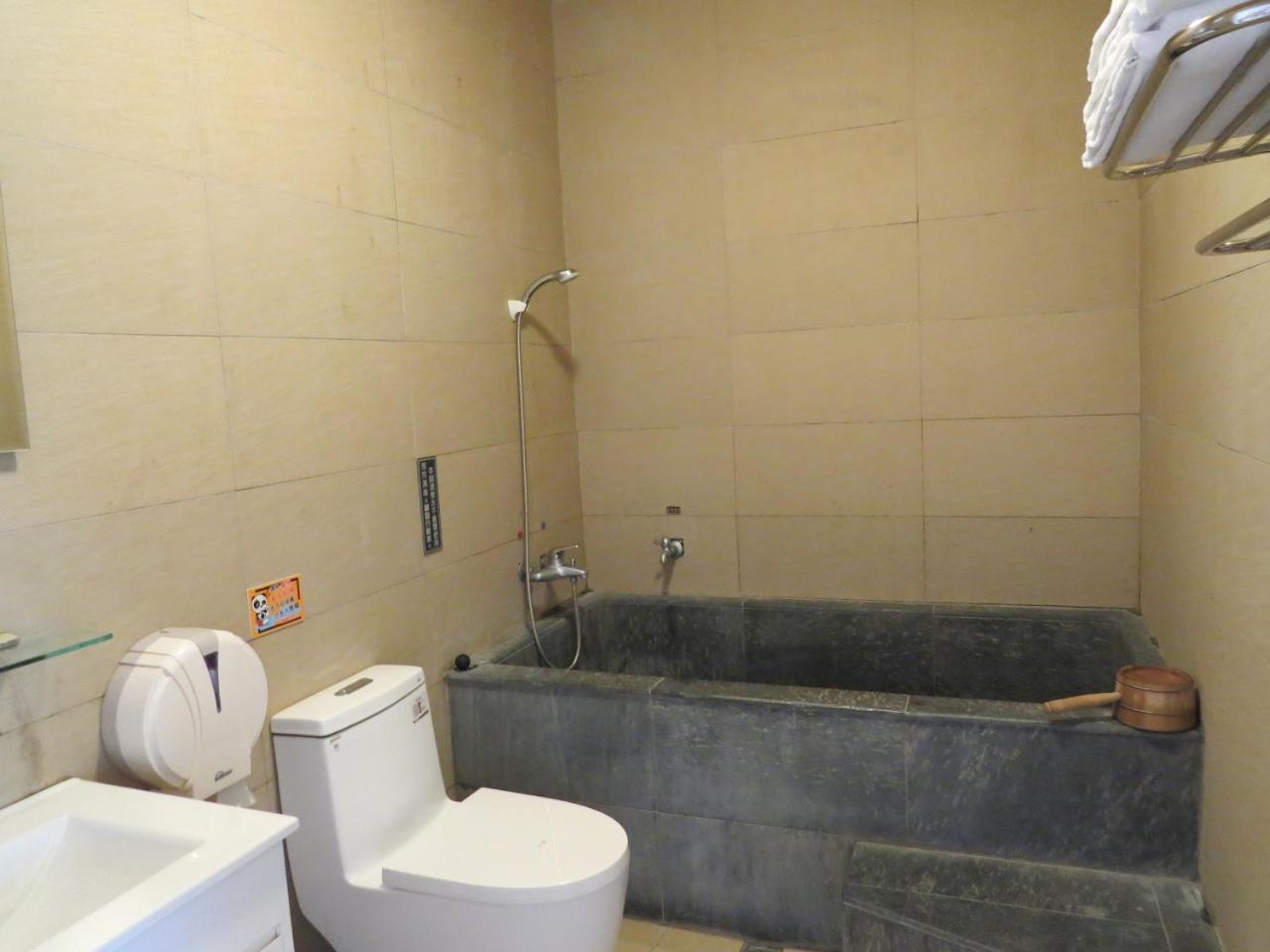 New Hongye Hotel Stadtteil Baihe District Exterior foto